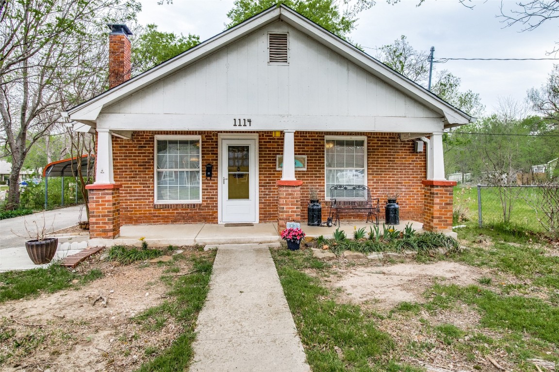 1114 S Howeth Street Gainesville TX 76240
