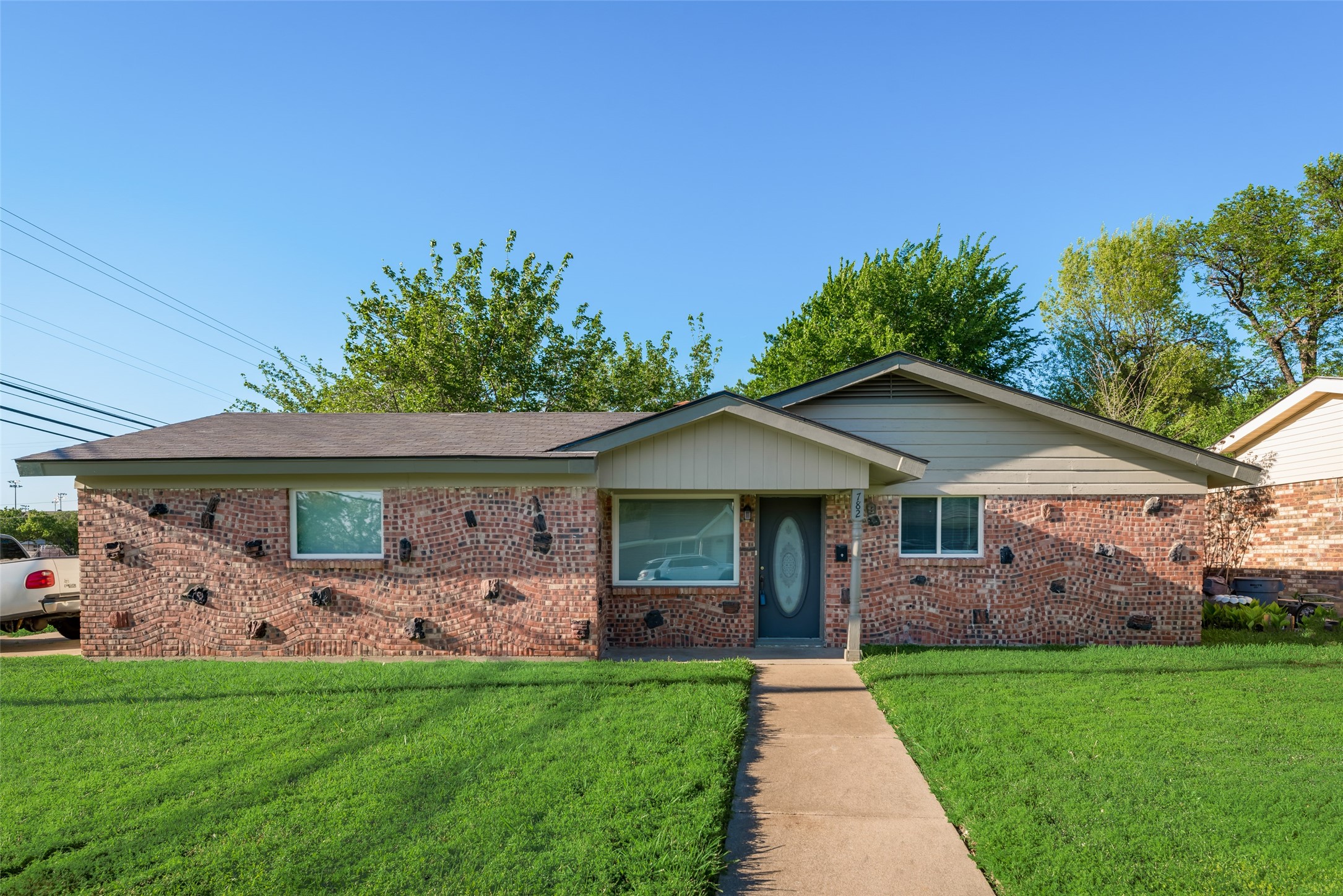 782 Briarwood Lane Hurst TX 76053