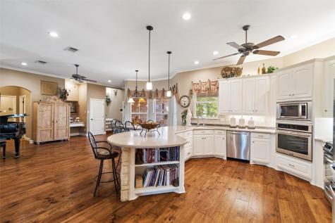 102 Ridge Court Glen Rose TX 76043