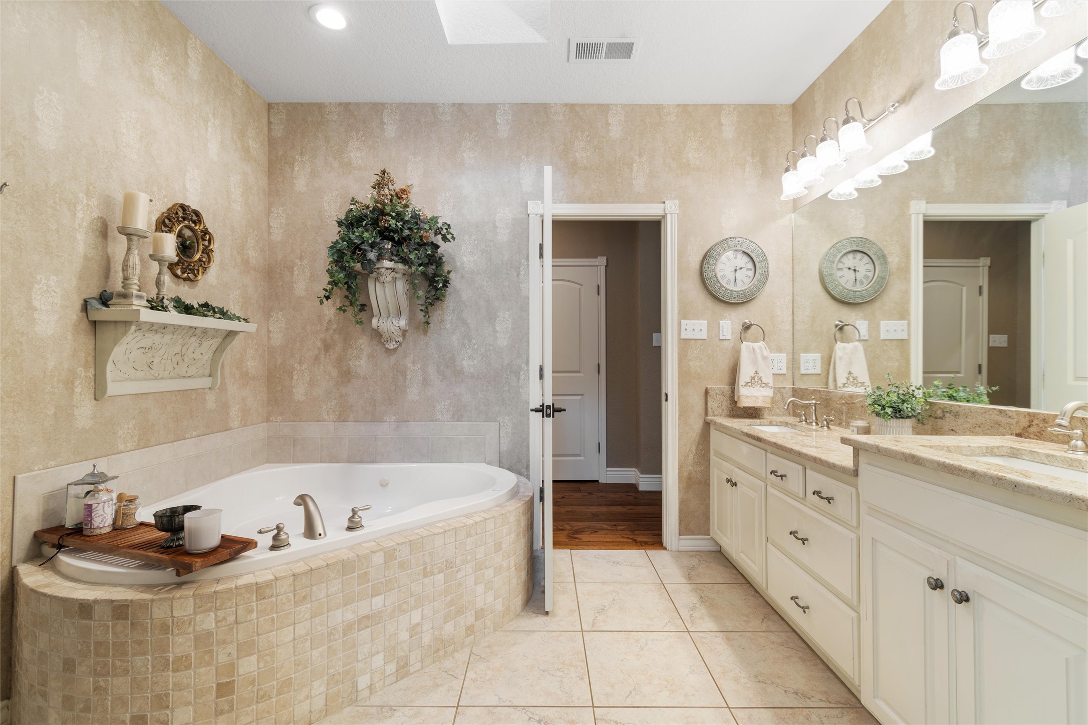 102 Ridge Court Glen Rose TX 76043