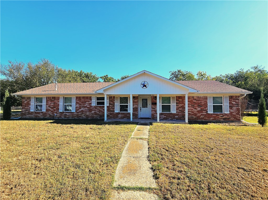 709 W State Street Groesbeck TX 76642