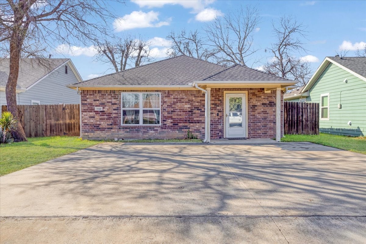 1122 S Hazelwood Sherman TX 75090