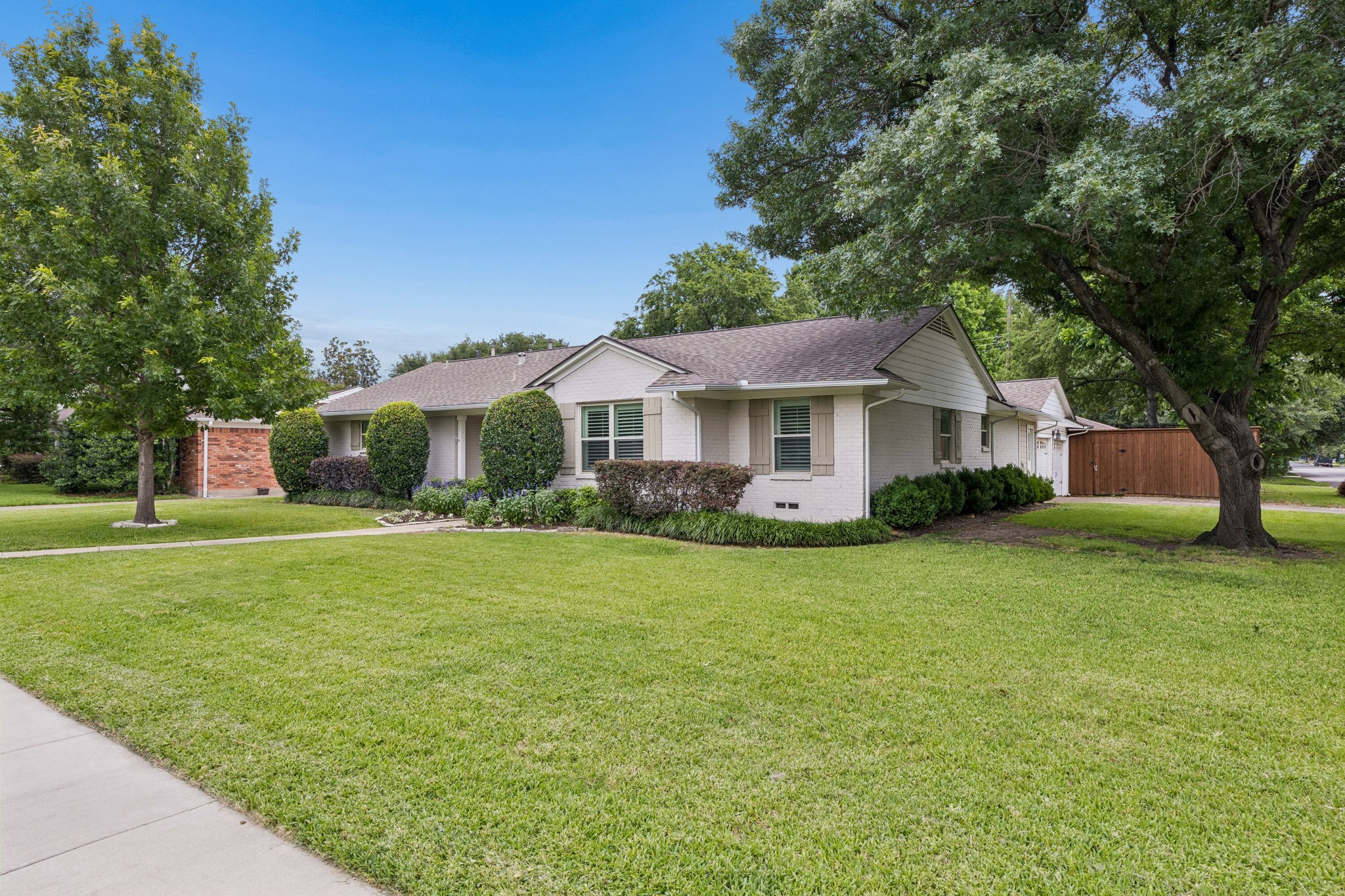 3506 Regent Drive Dallas TX 75229