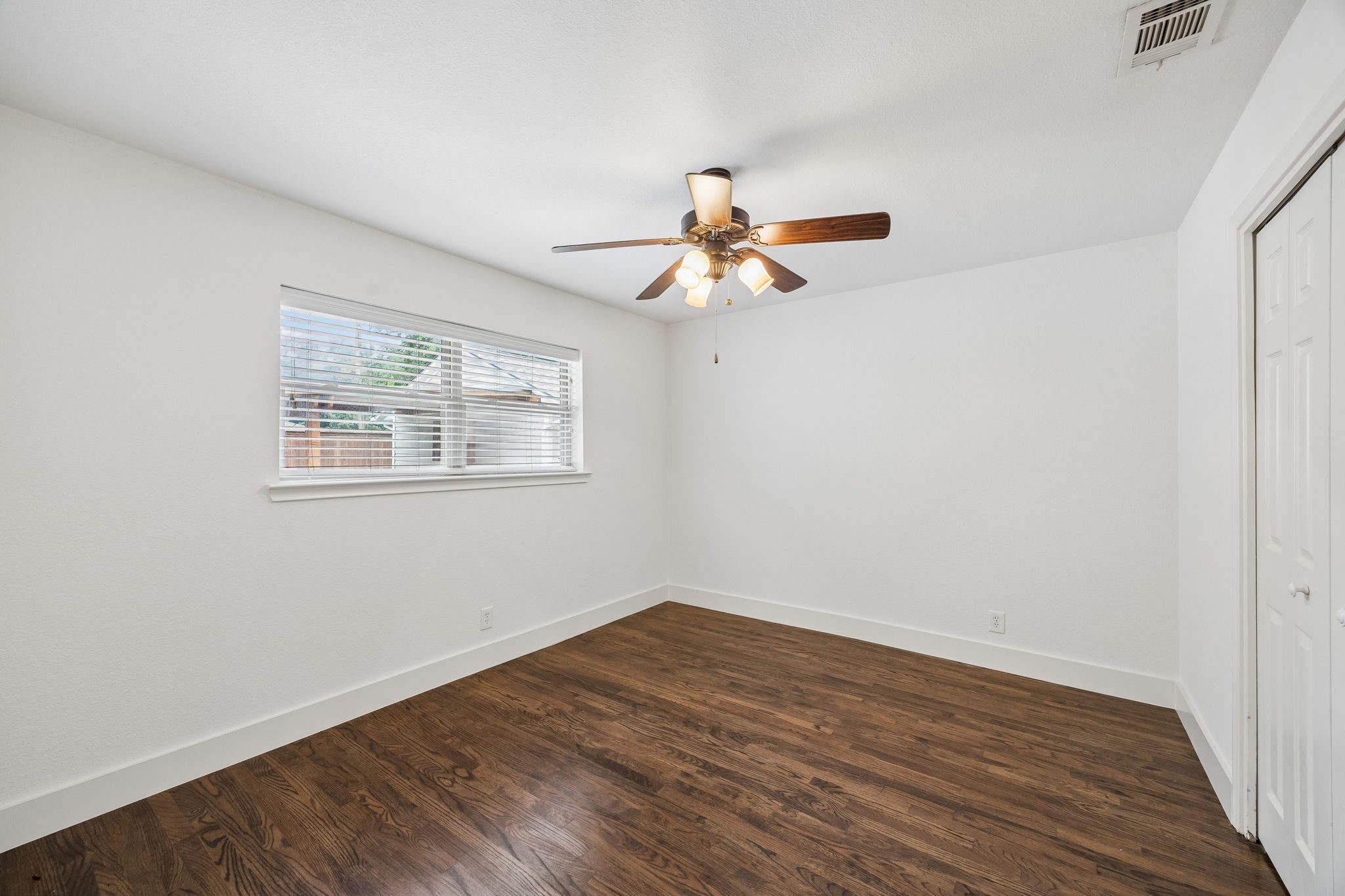 3506 Regent Drive Dallas TX 75229