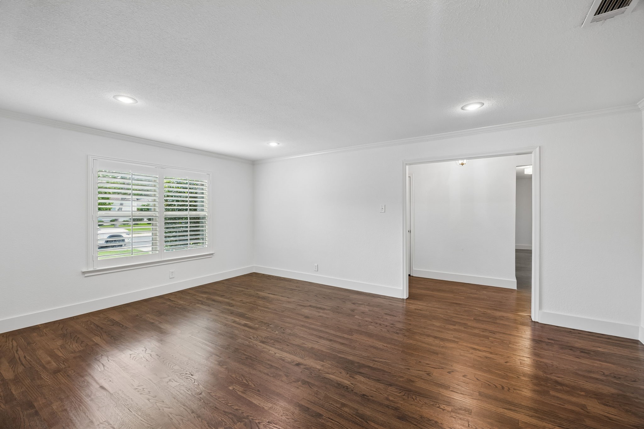 3506 Regent Drive Dallas TX 75229