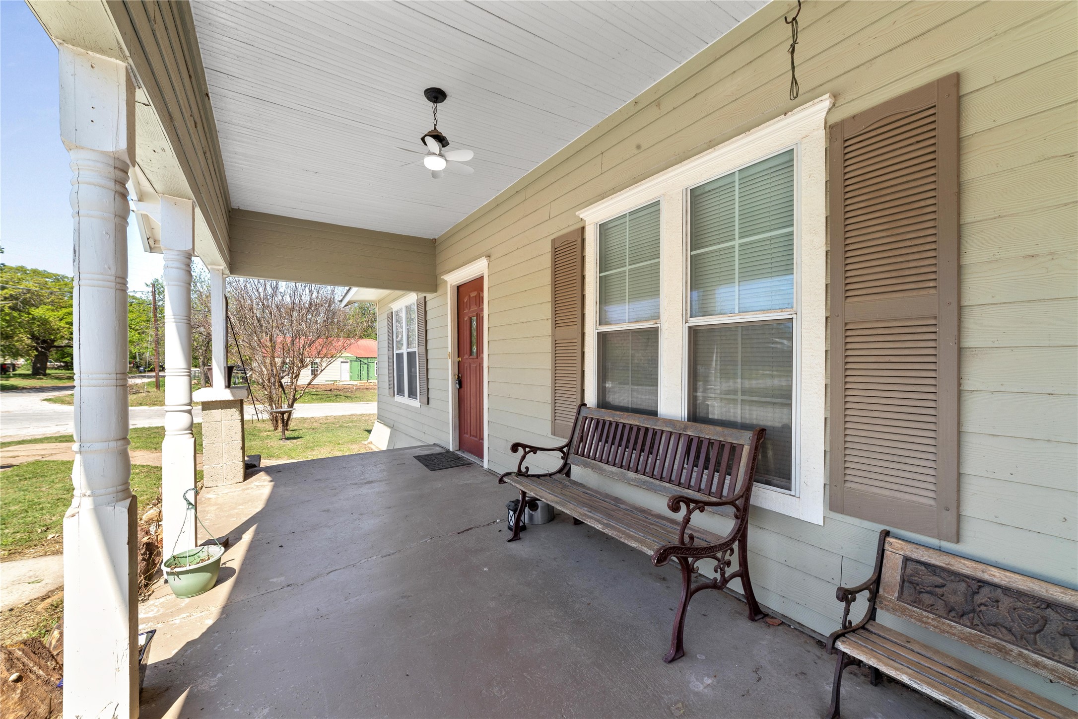 601 E Ross Avenue De Leon TX 76444