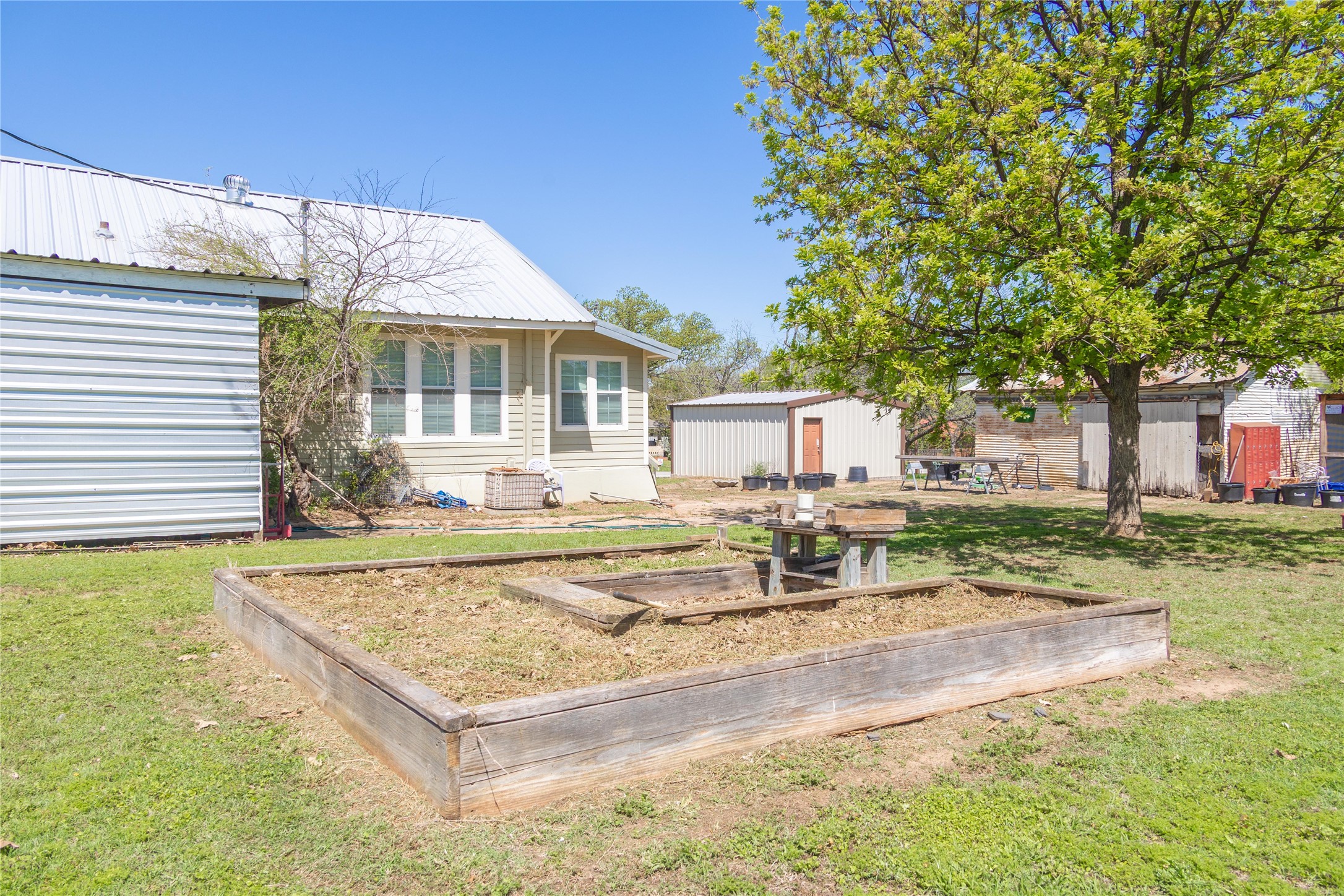 601 E Ross Avenue De Leon TX 76444