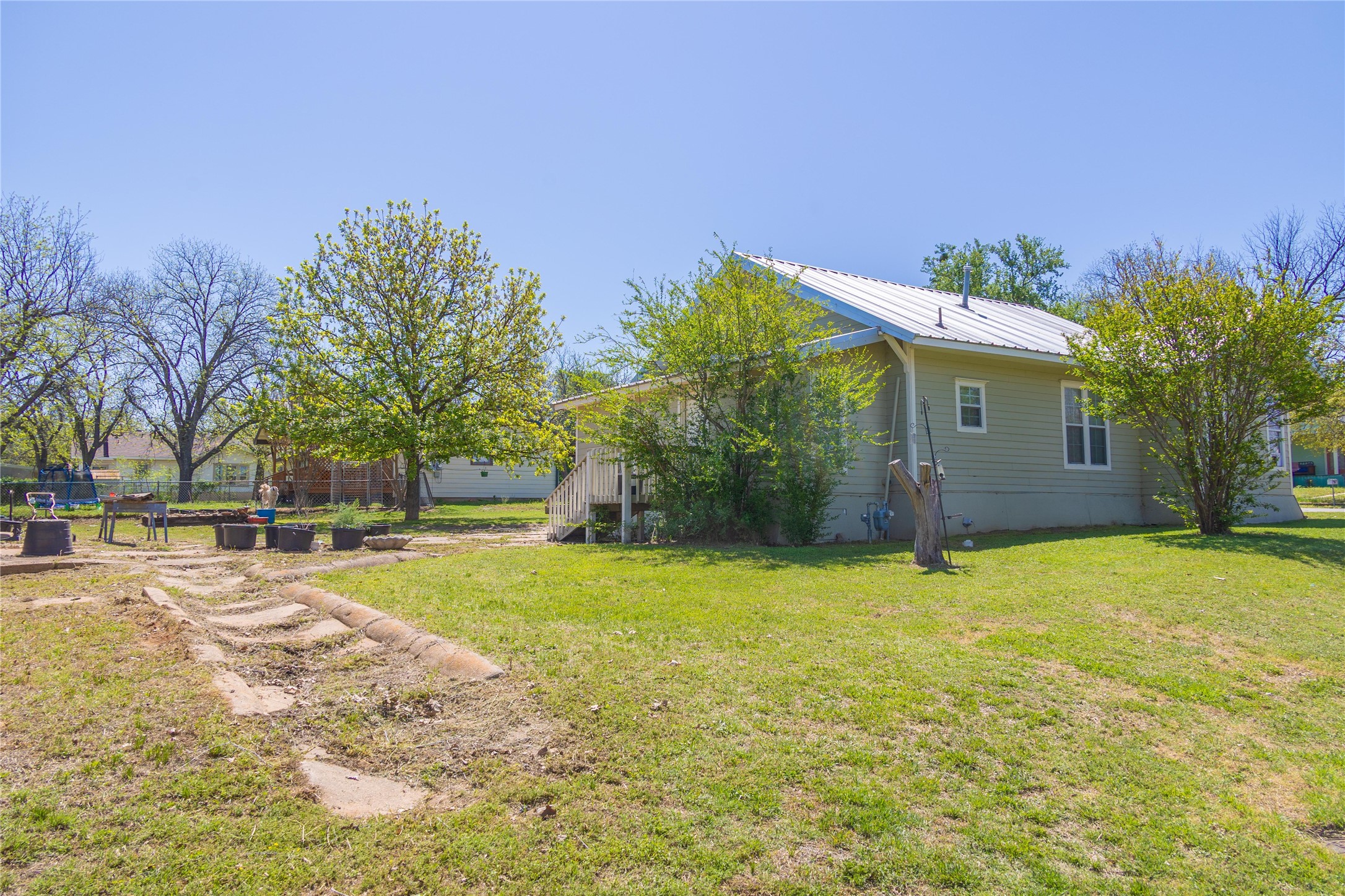 601 E Ross Avenue De Leon TX 76444