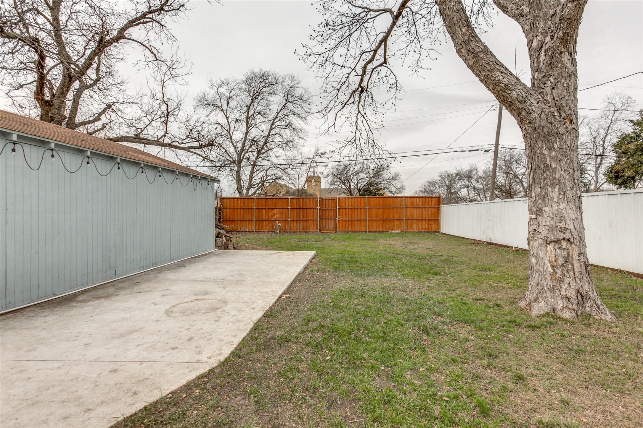 2423 Maryland Avenue Dallas TX 75216