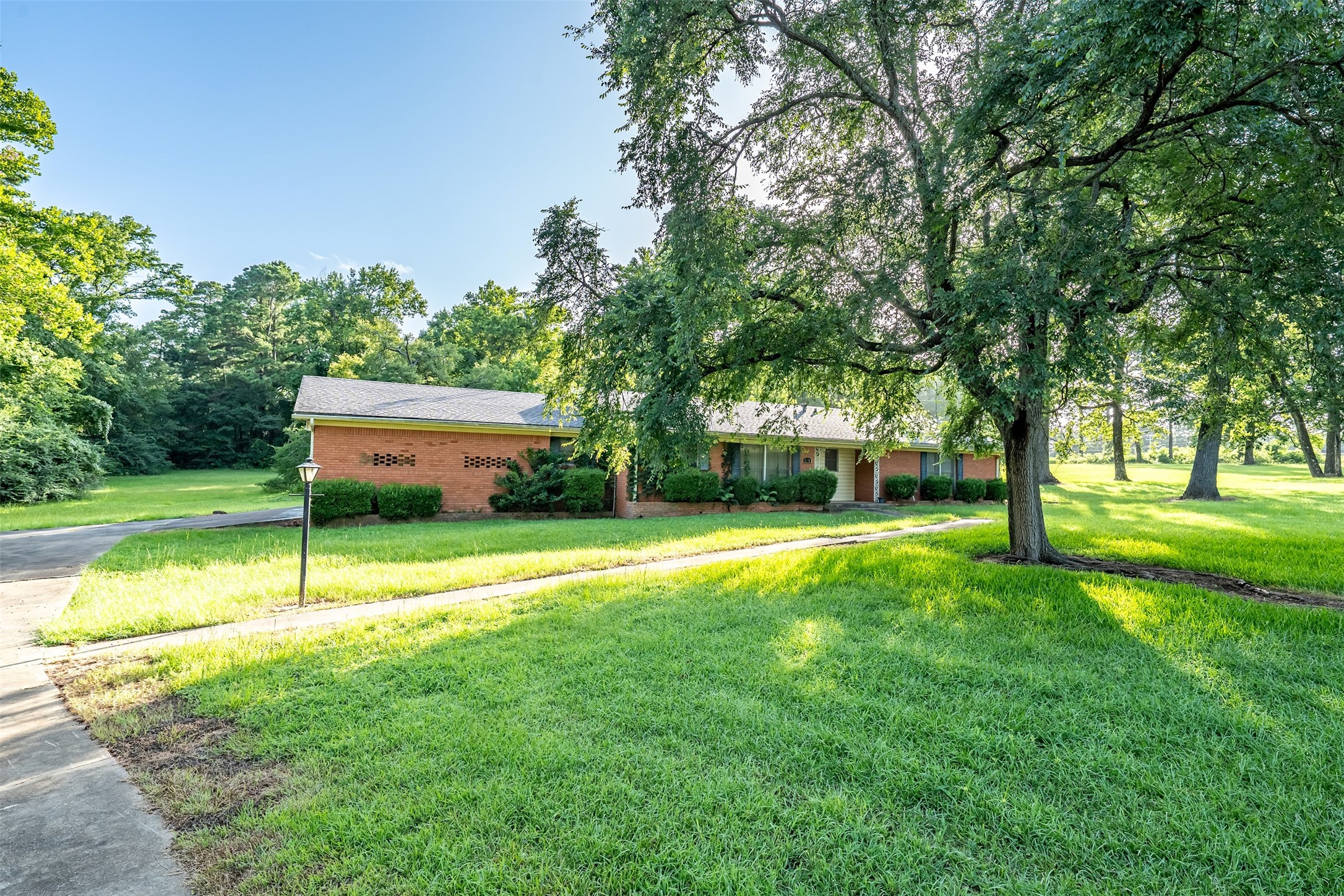 1858 S Dickinson Drive Rusk TX 75785