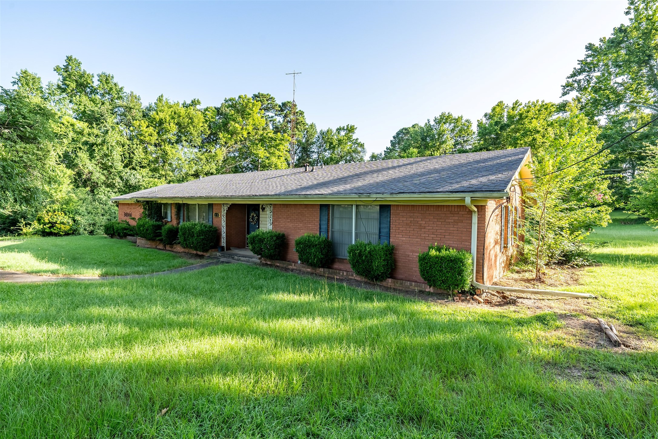 1858 S Dickinson Drive Rusk TX 75785