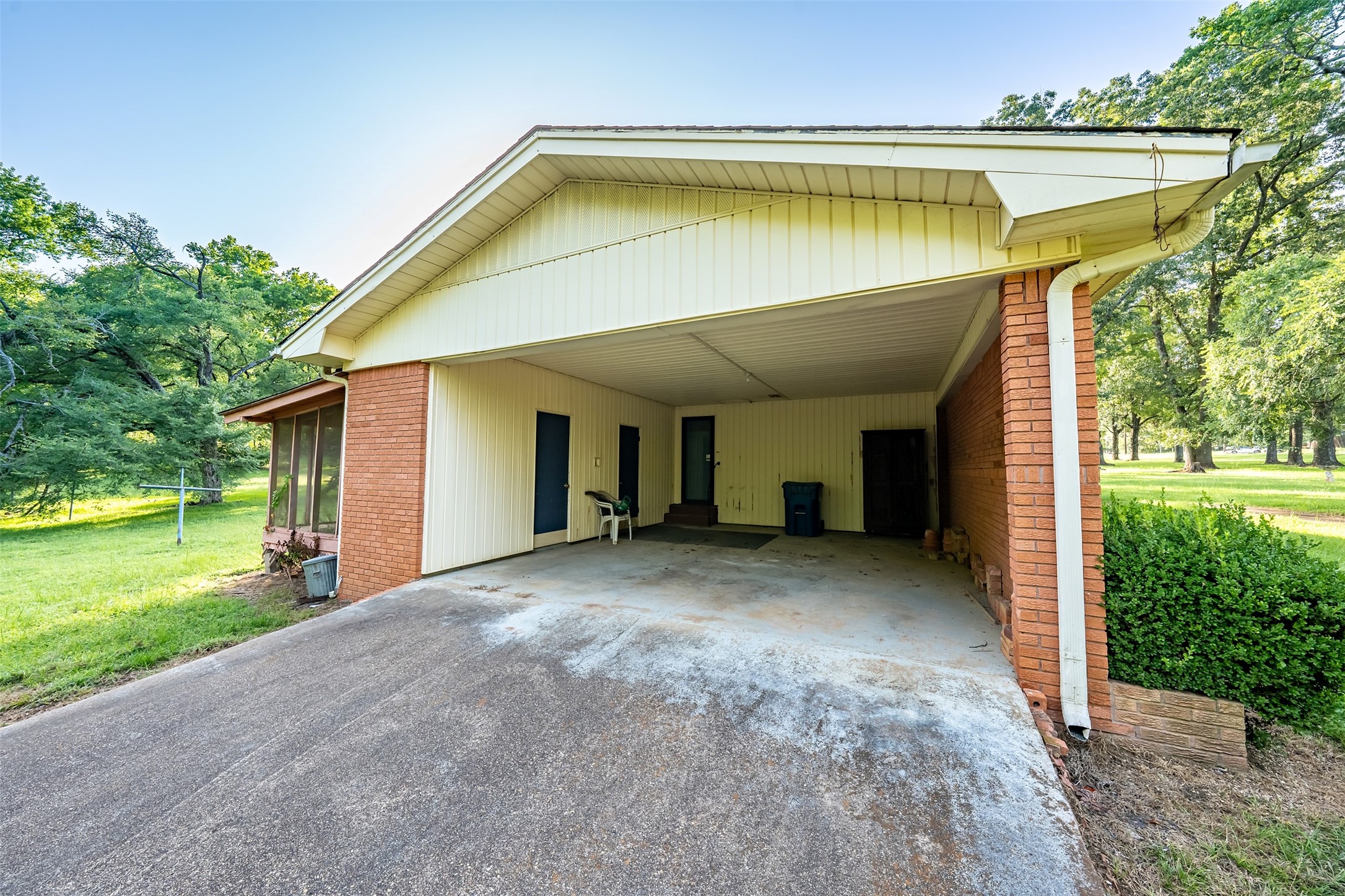 1858 S Dickinson Drive Rusk TX 75785