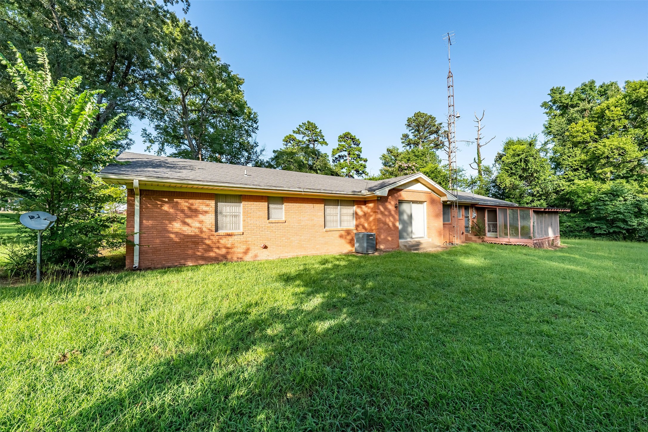 1858 S Dickinson Drive Rusk TX 75785