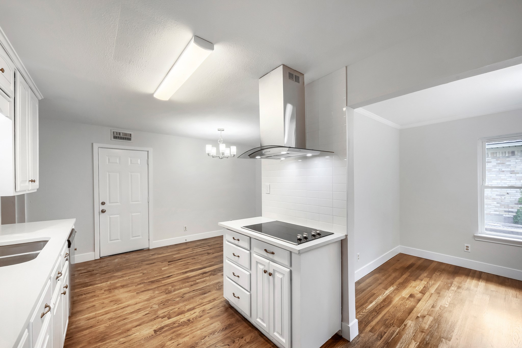 11016 Lippitt Avenue Dallas TX 75218