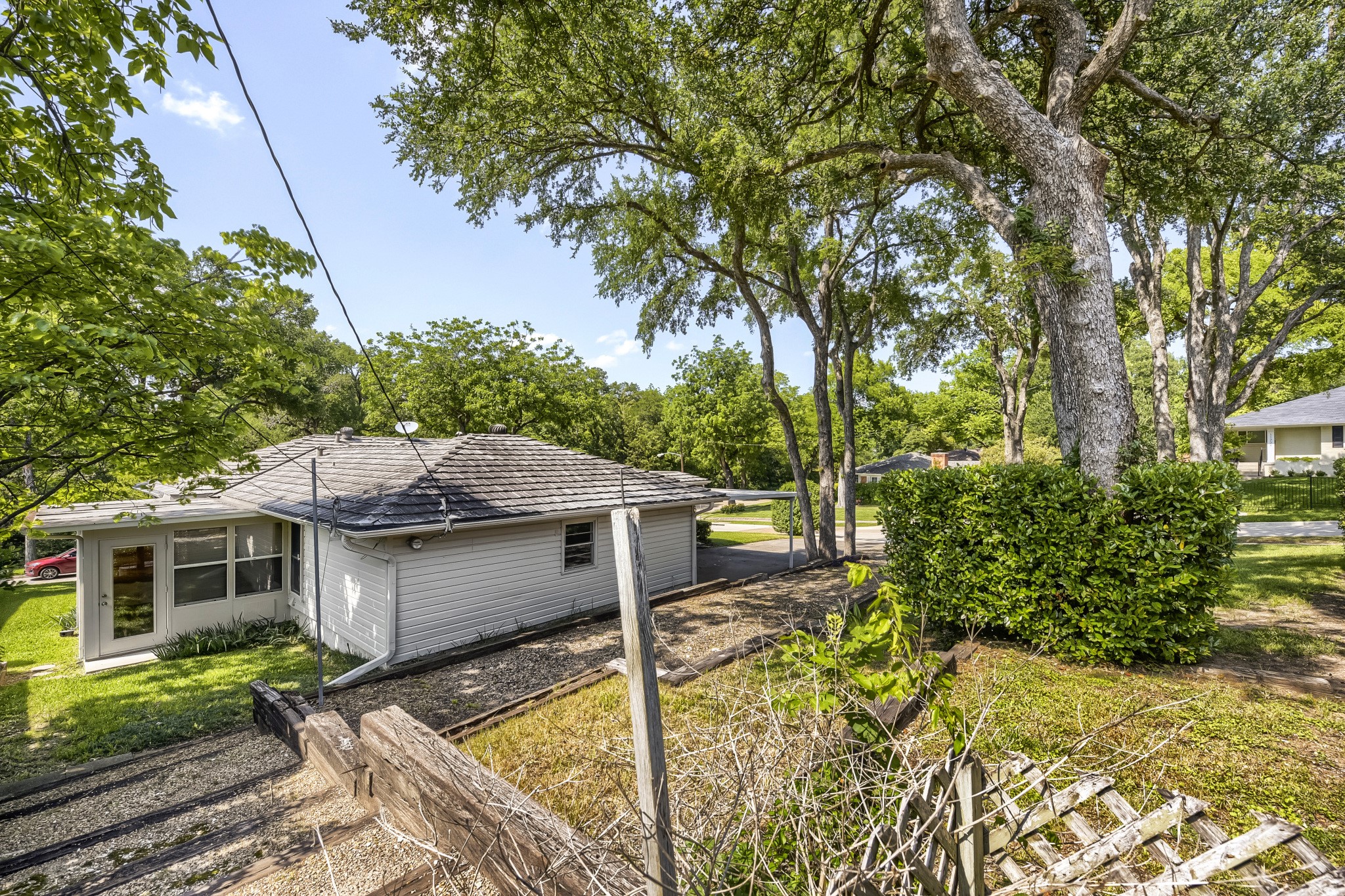 11016 Lippitt Avenue Dallas TX 75218