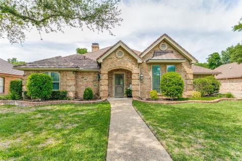 412 Evergreen Drive Hurst TX 76054