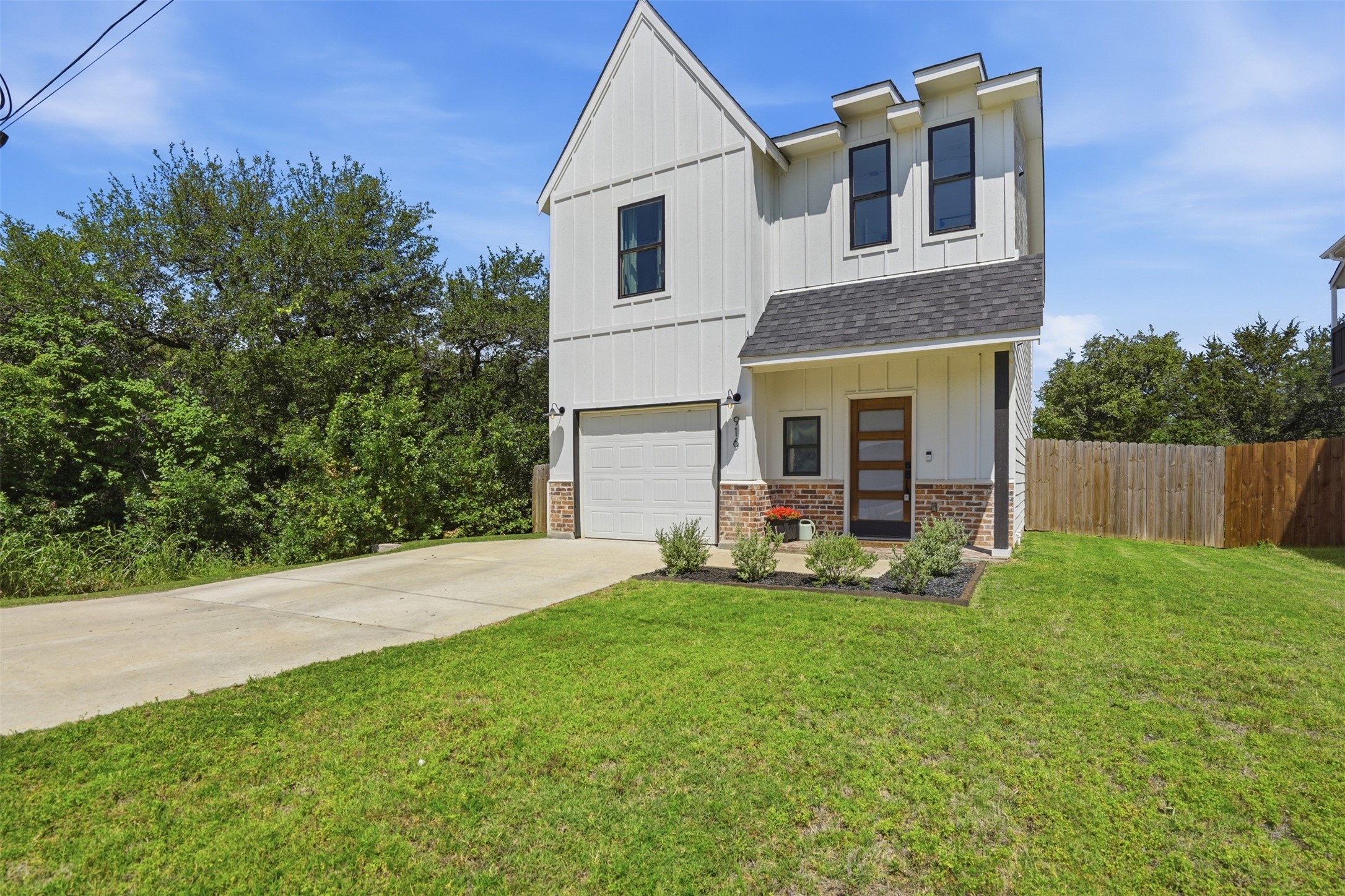 916 Devils River Drive Granbury TX 76048