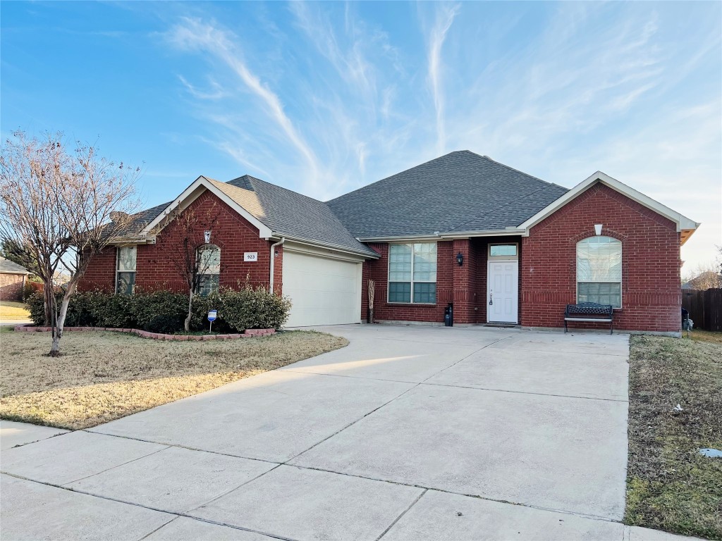 923 Fleetwood Cove Drive Grand Prairie TX 75052