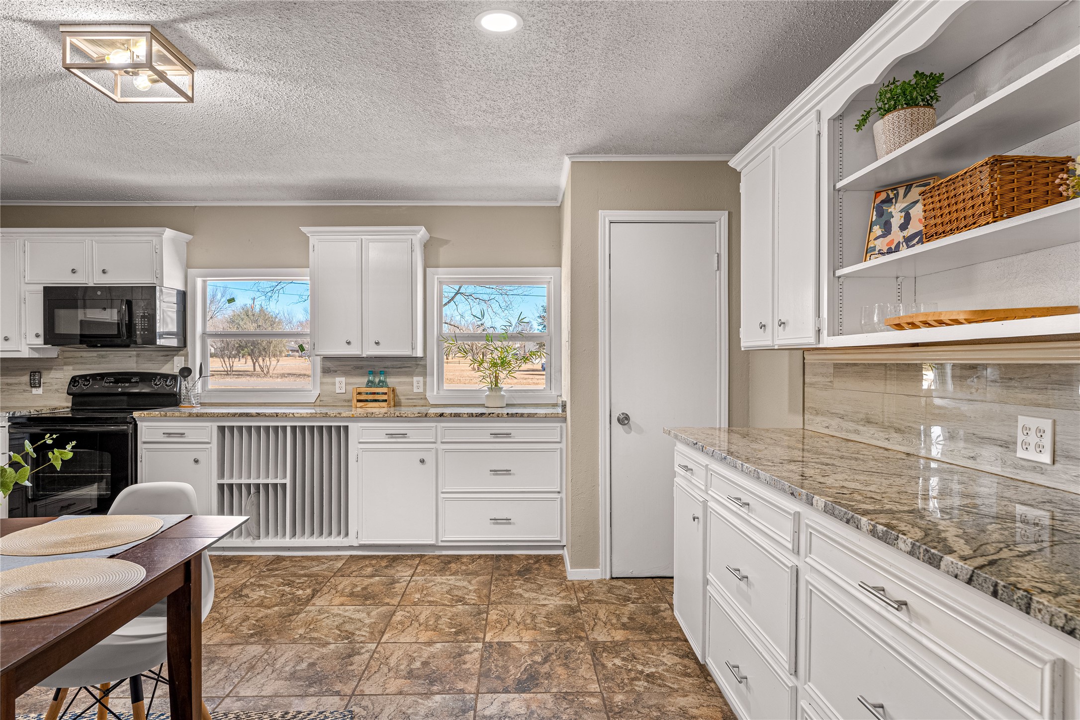801 Chapparal Road Hewitt TX 76643