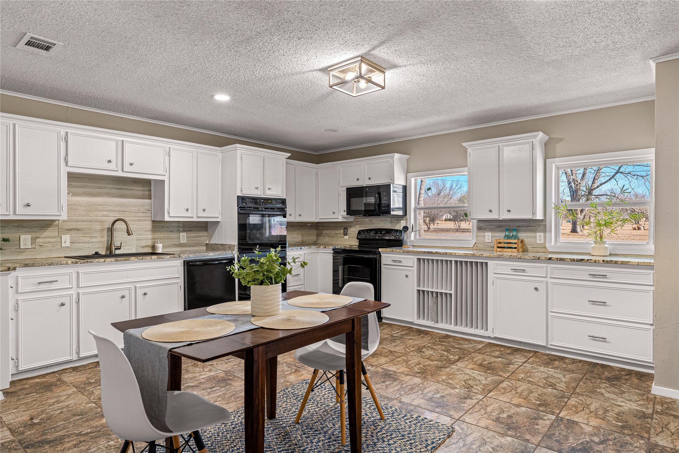 801 Chapparal Road Hewitt TX 76643