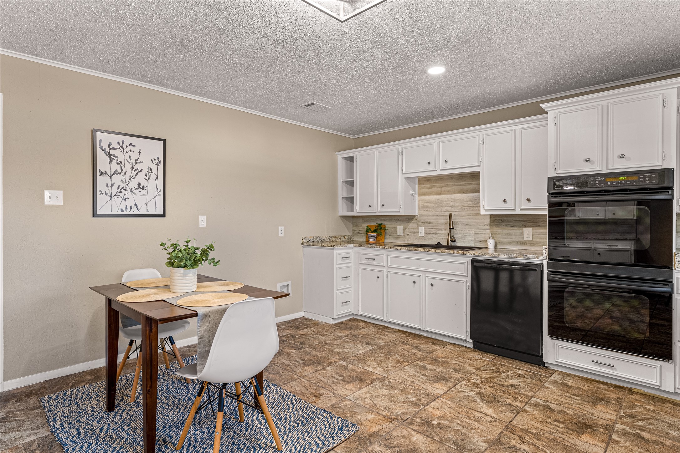 801 Chapparal Road Hewitt TX 76643