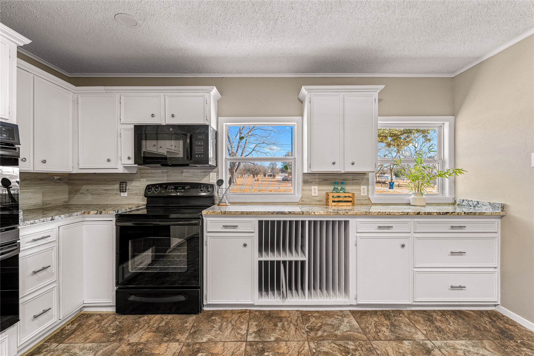801 Chapparal Road Hewitt TX 76643