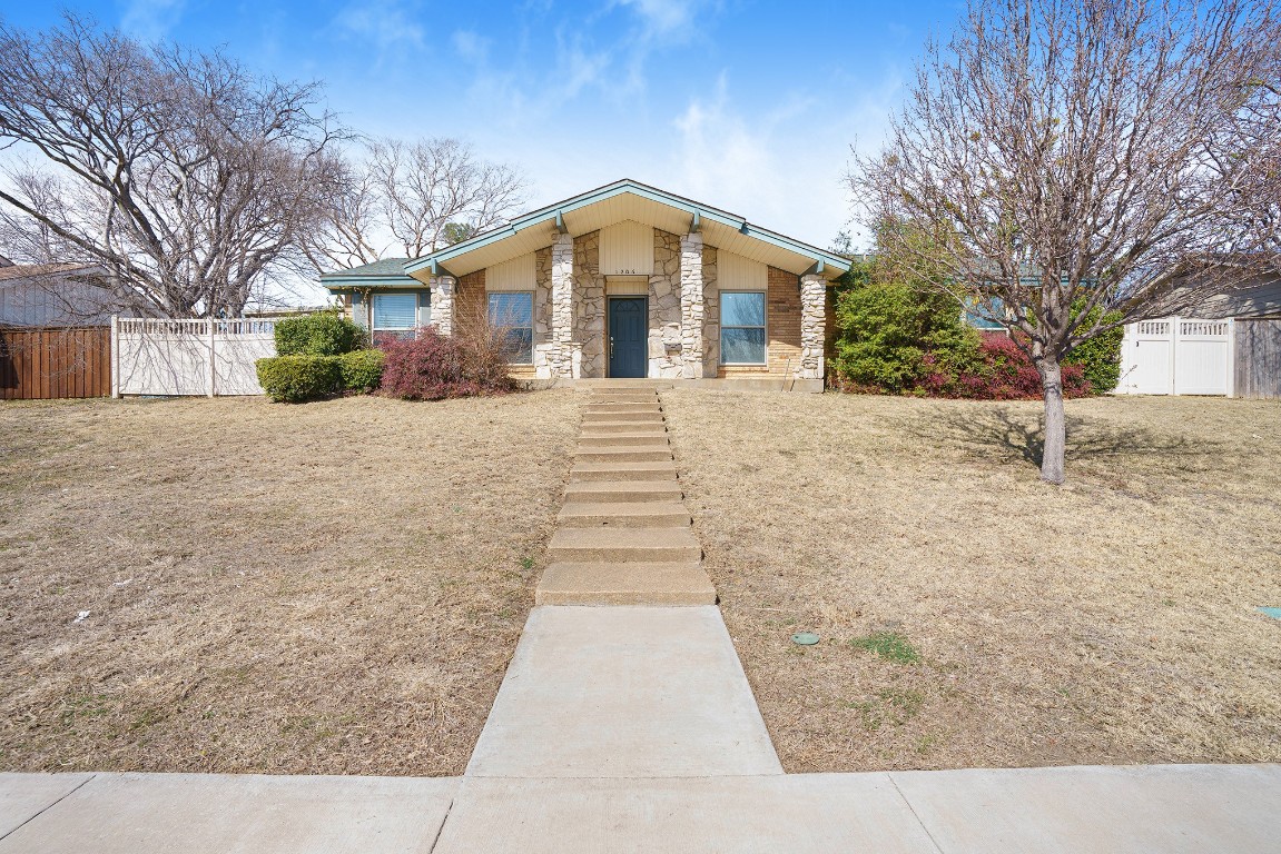 1206 Capetown Drive Grand Prairie TX 75050