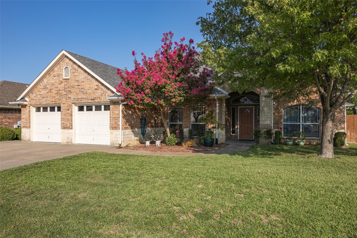 716 Woodcrest Drive Ennis TX 75119