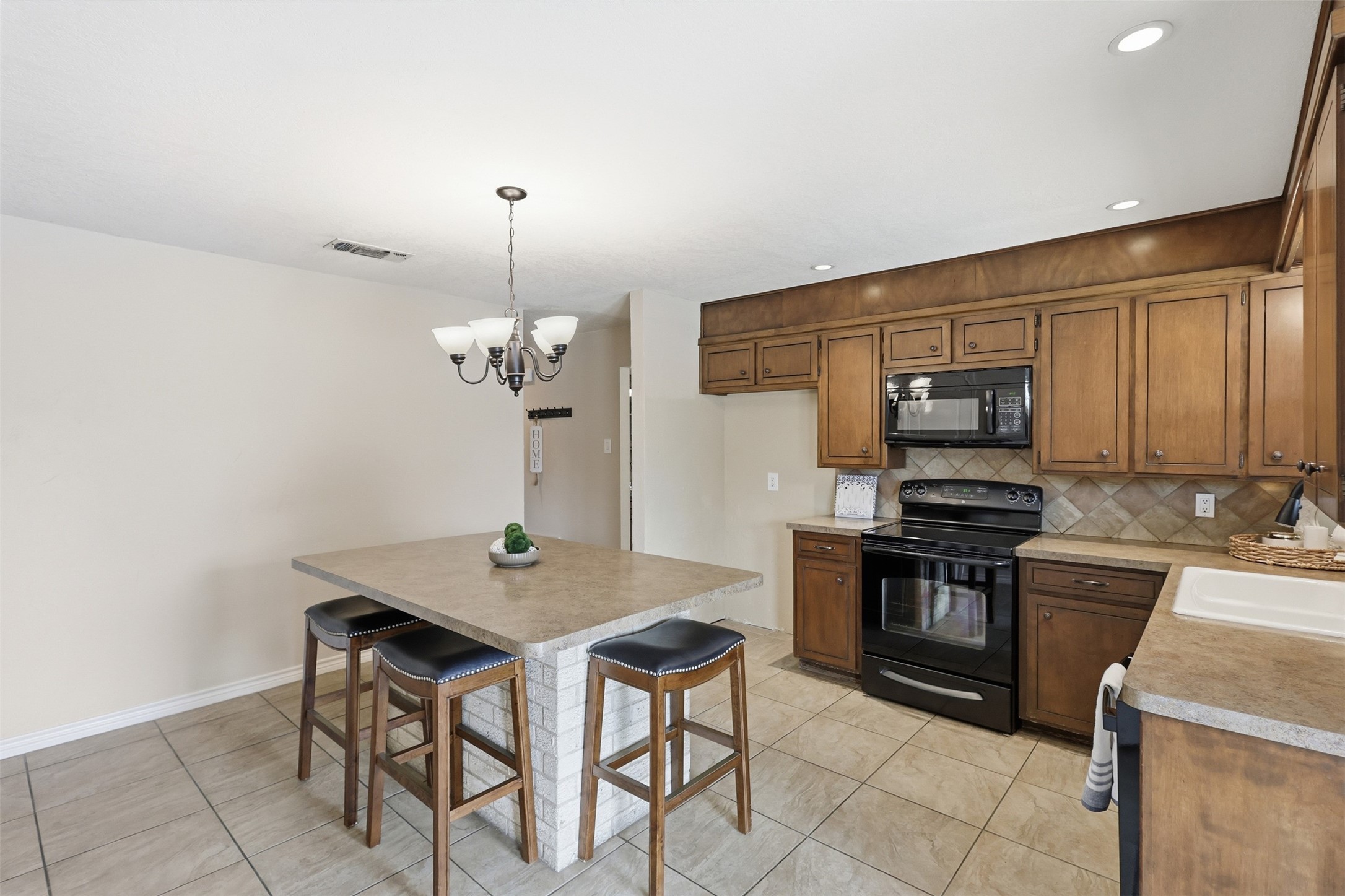 5527 Meadow Oak Street North Richland Hills TX 76180