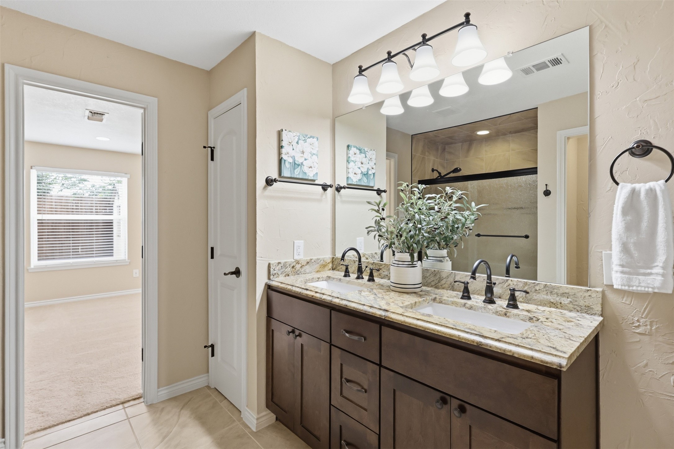 5527 Meadow Oak Street North Richland Hills TX 76180