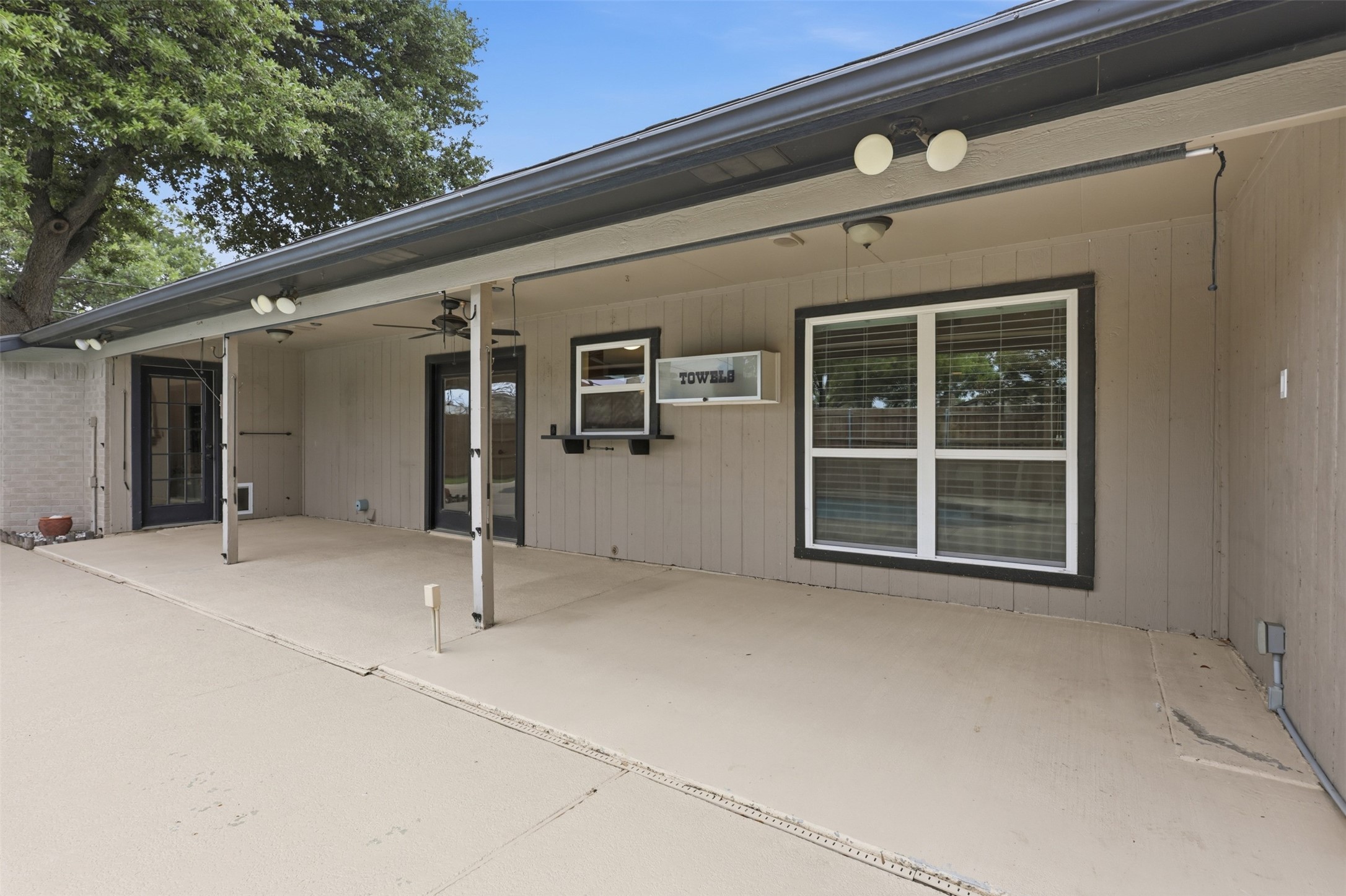 5527 Meadow Oak Street North Richland Hills TX 76180