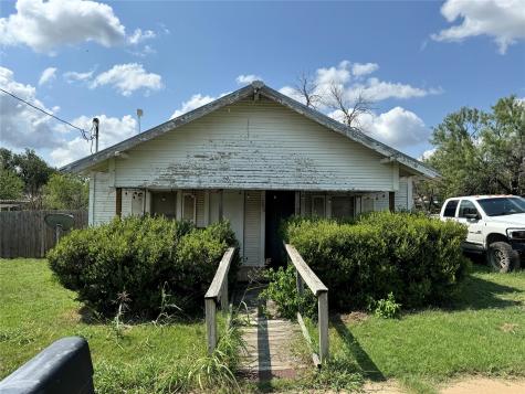 308 E 4th Street Coleman TX 76834
