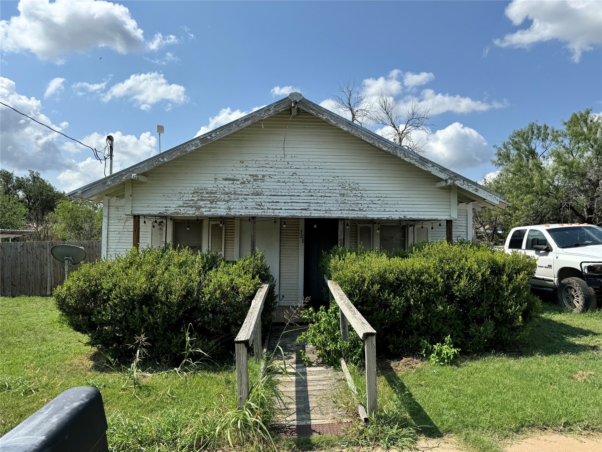 308 E 4th Street Coleman TX 76834
