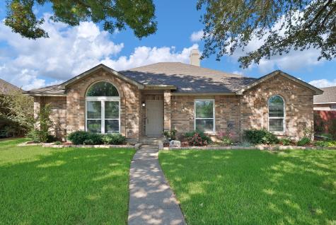 7113 Lo Chalmers Lane Garland TX 75043