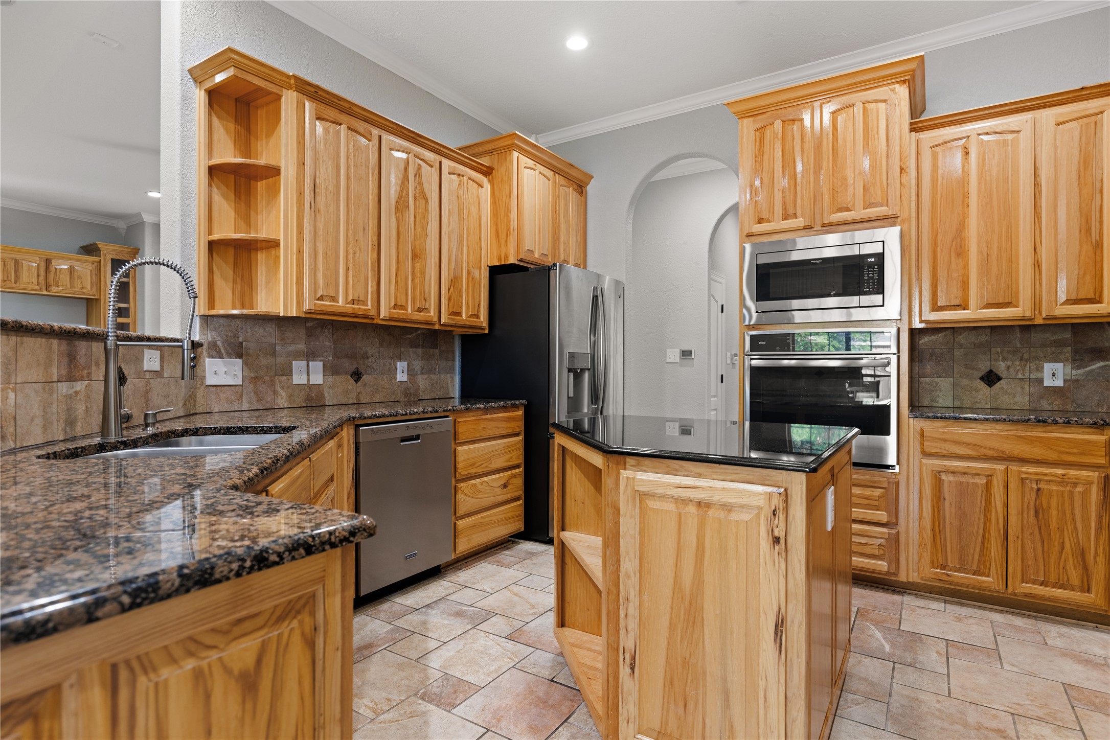 937 Queen Elizabeth Drive Mcgregor TX 76657