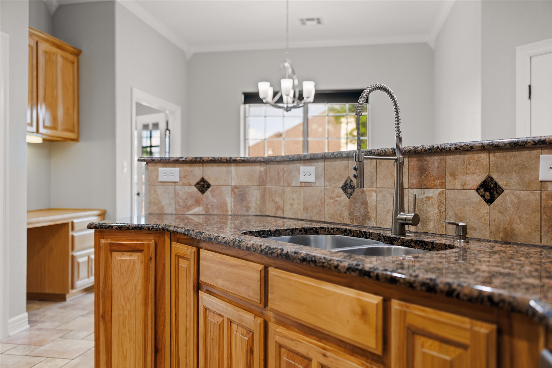 937 Queen Elizabeth Drive Mcgregor TX 76657
