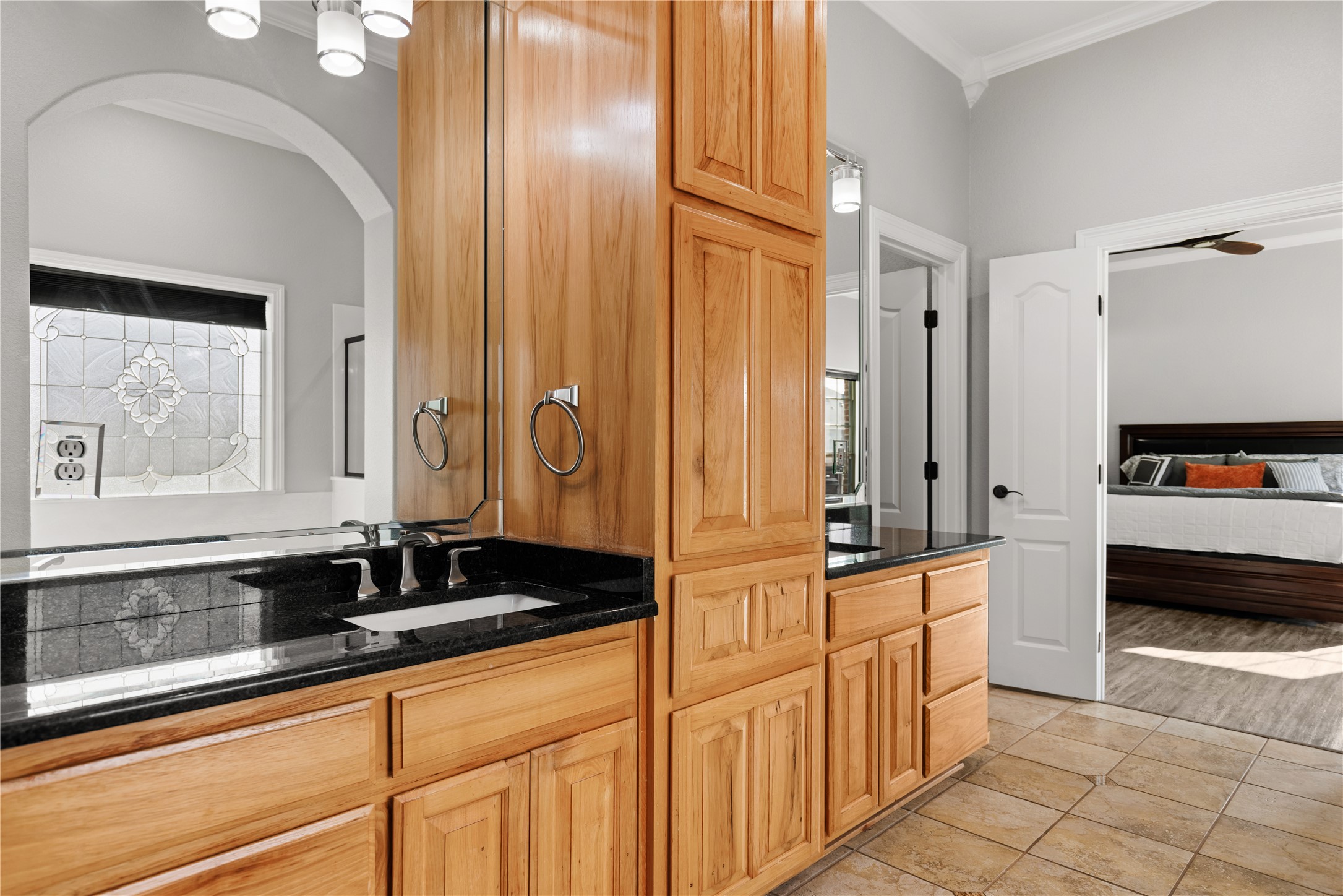 937 Queen Elizabeth Drive Mcgregor TX 76657