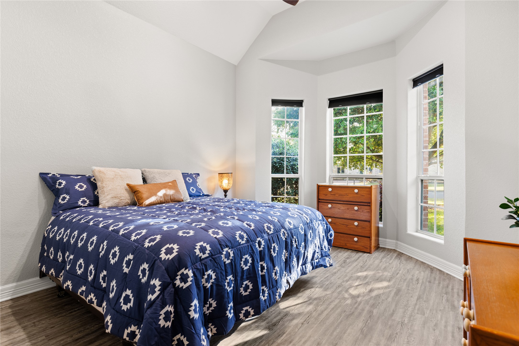 937 Queen Elizabeth Drive Mcgregor TX 76657