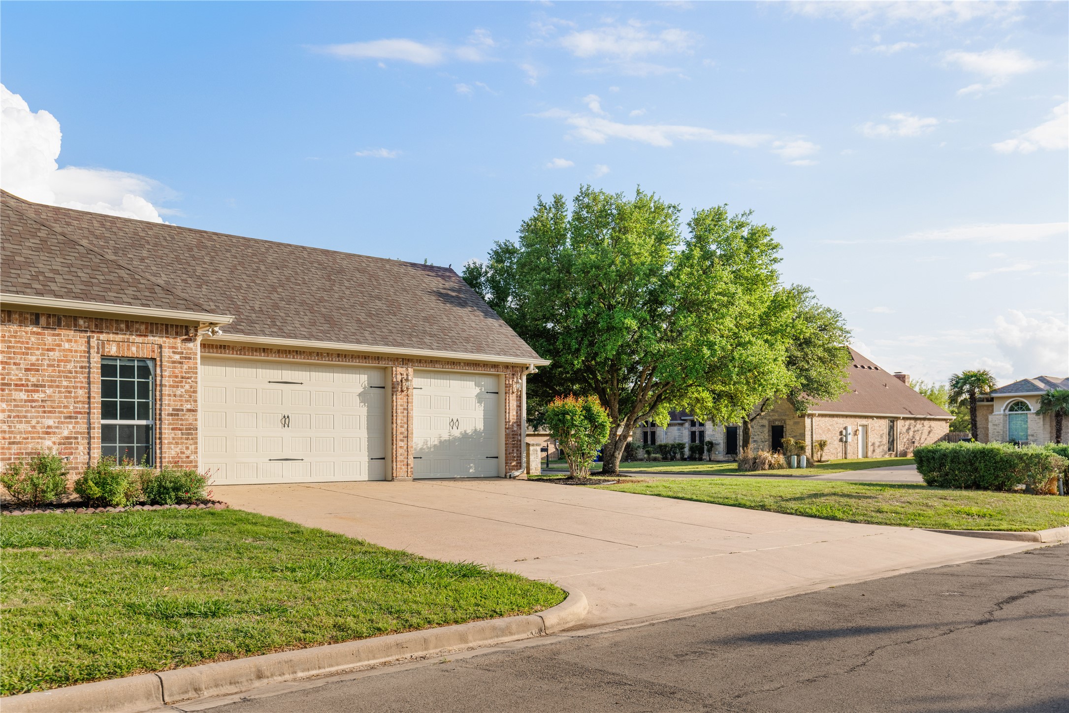 937 Queen Elizabeth Drive Mcgregor TX 76657