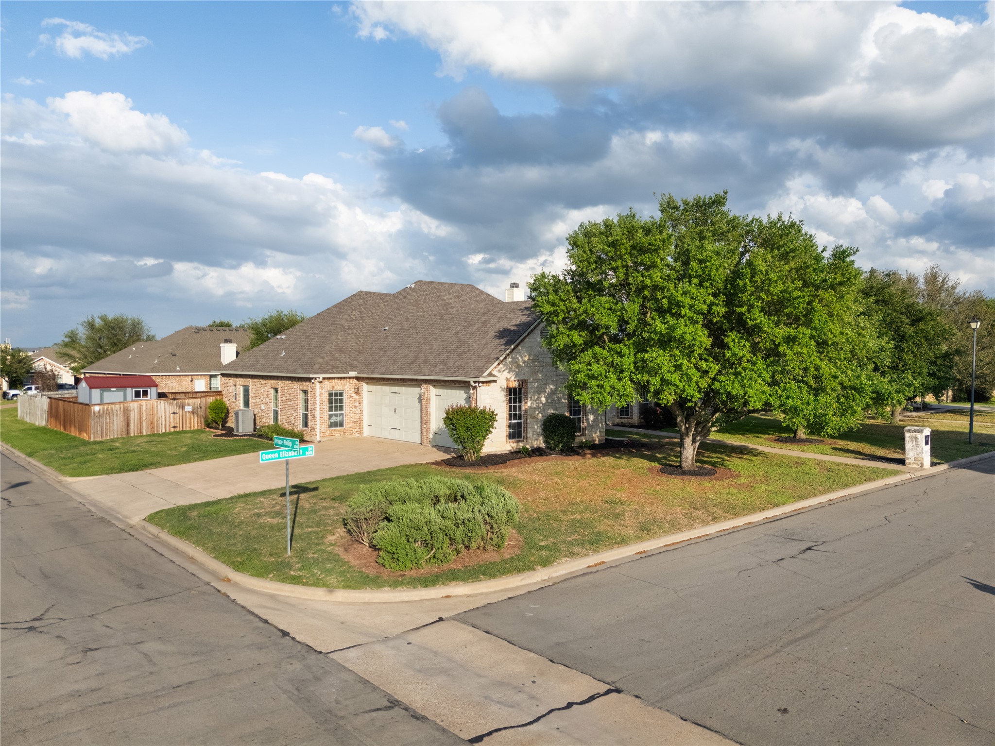 937 Queen Elizabeth Drive Mcgregor TX 76657