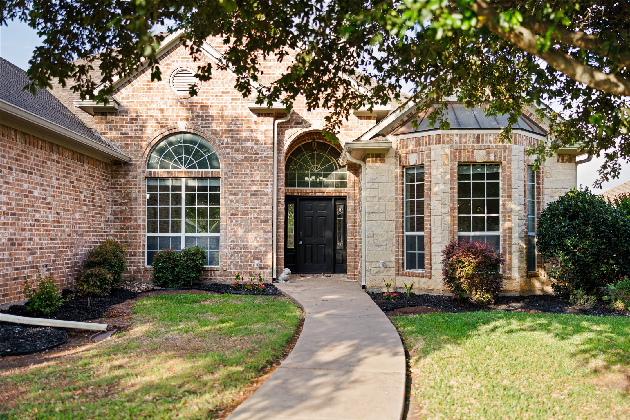 937 Queen Elizabeth Drive Mcgregor TX 76657