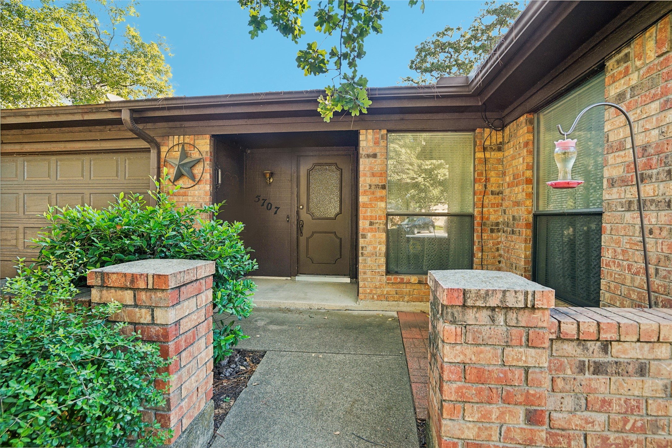 5707 Kingstree Court Arlington TX 76017