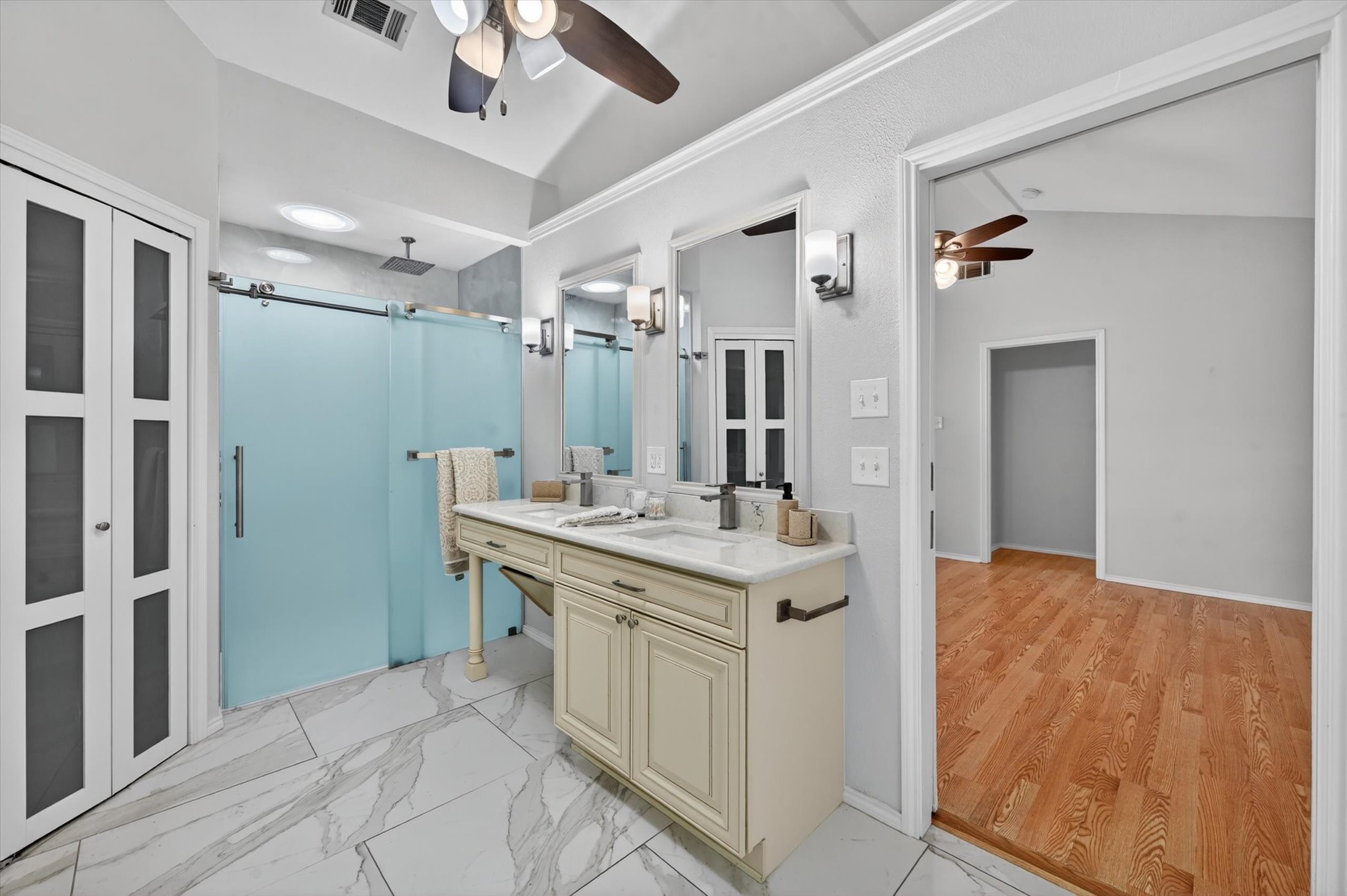 1406 Kynette Drive Euless TX 76040