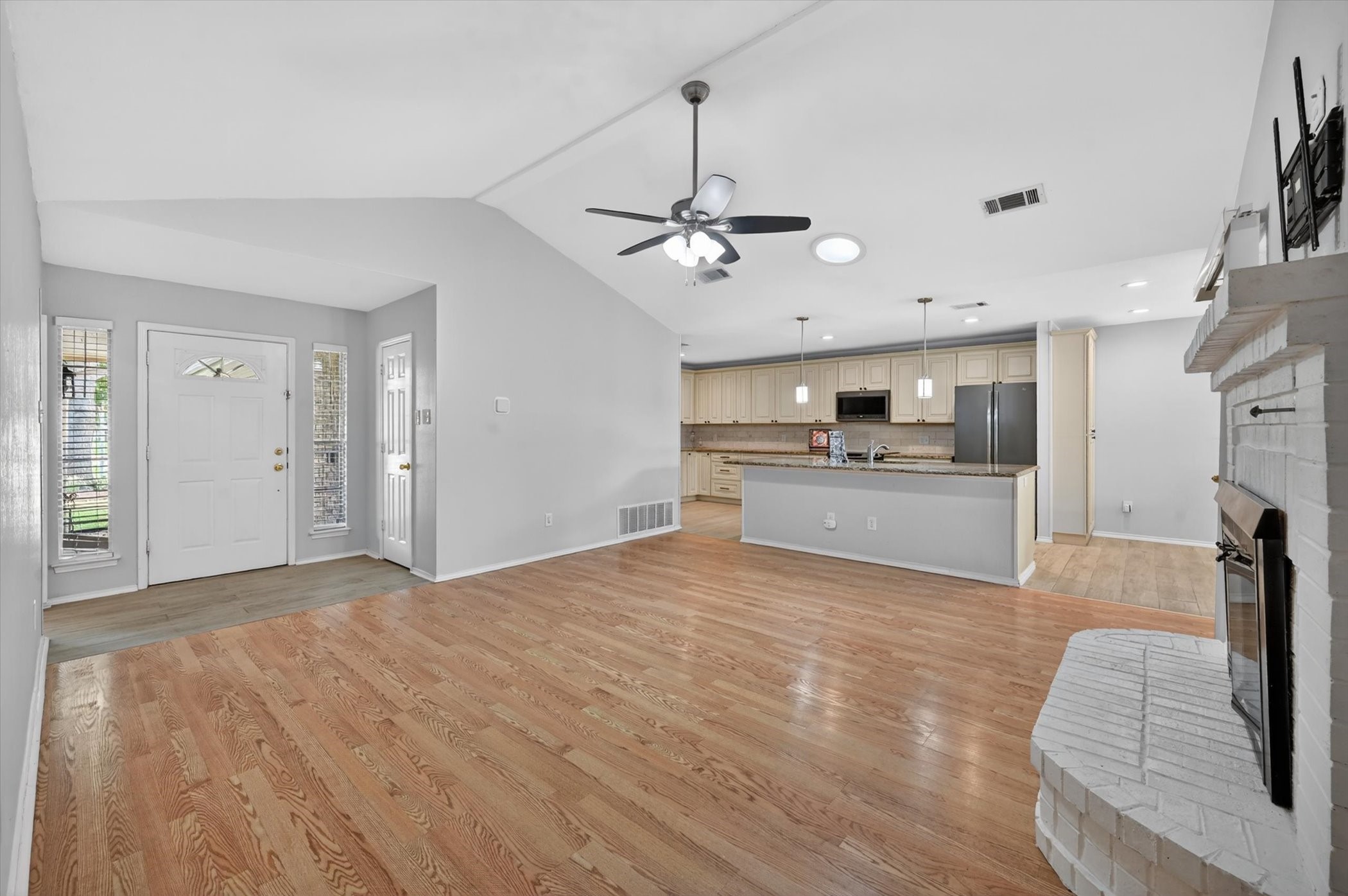 1406 Kynette Drive Euless TX 76040