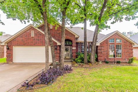 5007 Pointclear Court Arlington TX 76017