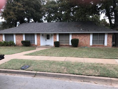 1803 Hilltop Lane Pantego TX 76013