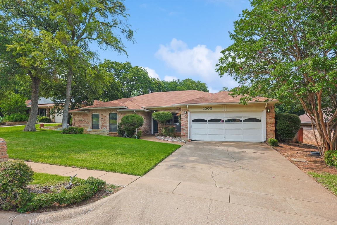 1000 Rosewood Court Euless TX 76039
