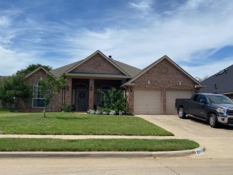 2311 Glenmoor Drive Arlington TX 76001