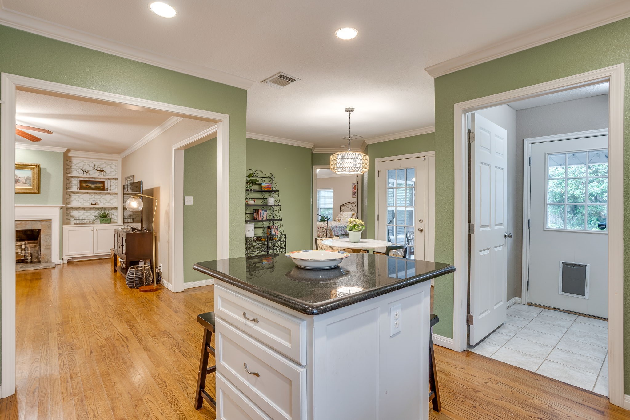 6304 Locke Avenue Fort Worth TX 76116