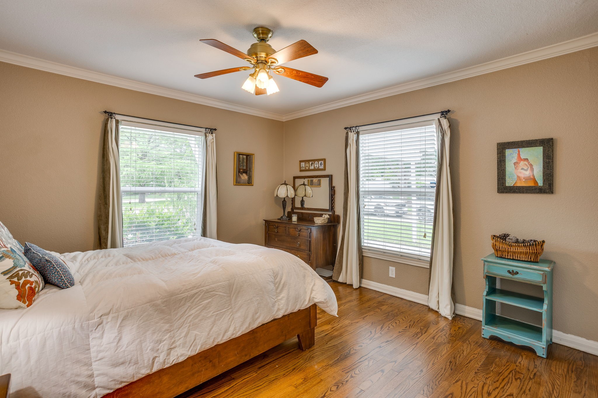 6304 Locke Avenue Fort Worth TX 76116